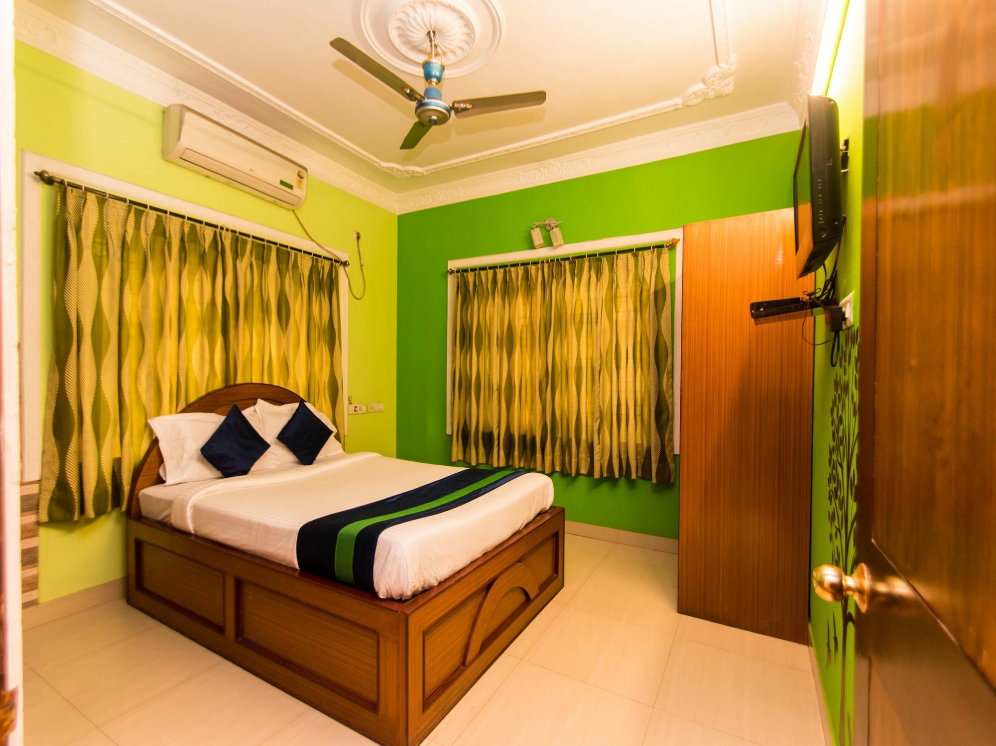 Oyo 2510 Near Camac Street Hotel Kolkata Exterior photo